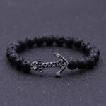 Bracelet Ancre avec brin de strass noir gros plan